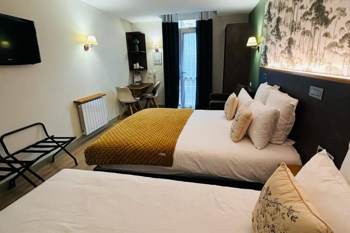 family room (superior) | 1 bedroom, desk, cots/infant beds, free wifi