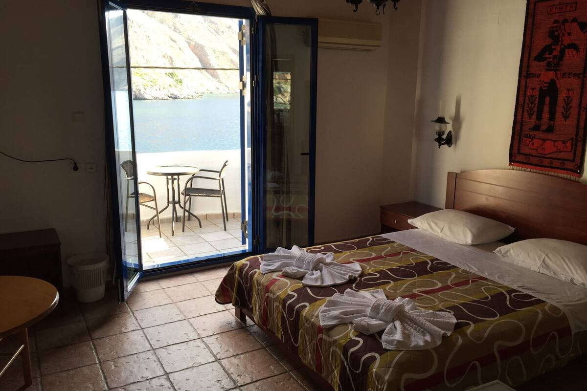 in-room safe, desk, iron/ironing board, free wifi