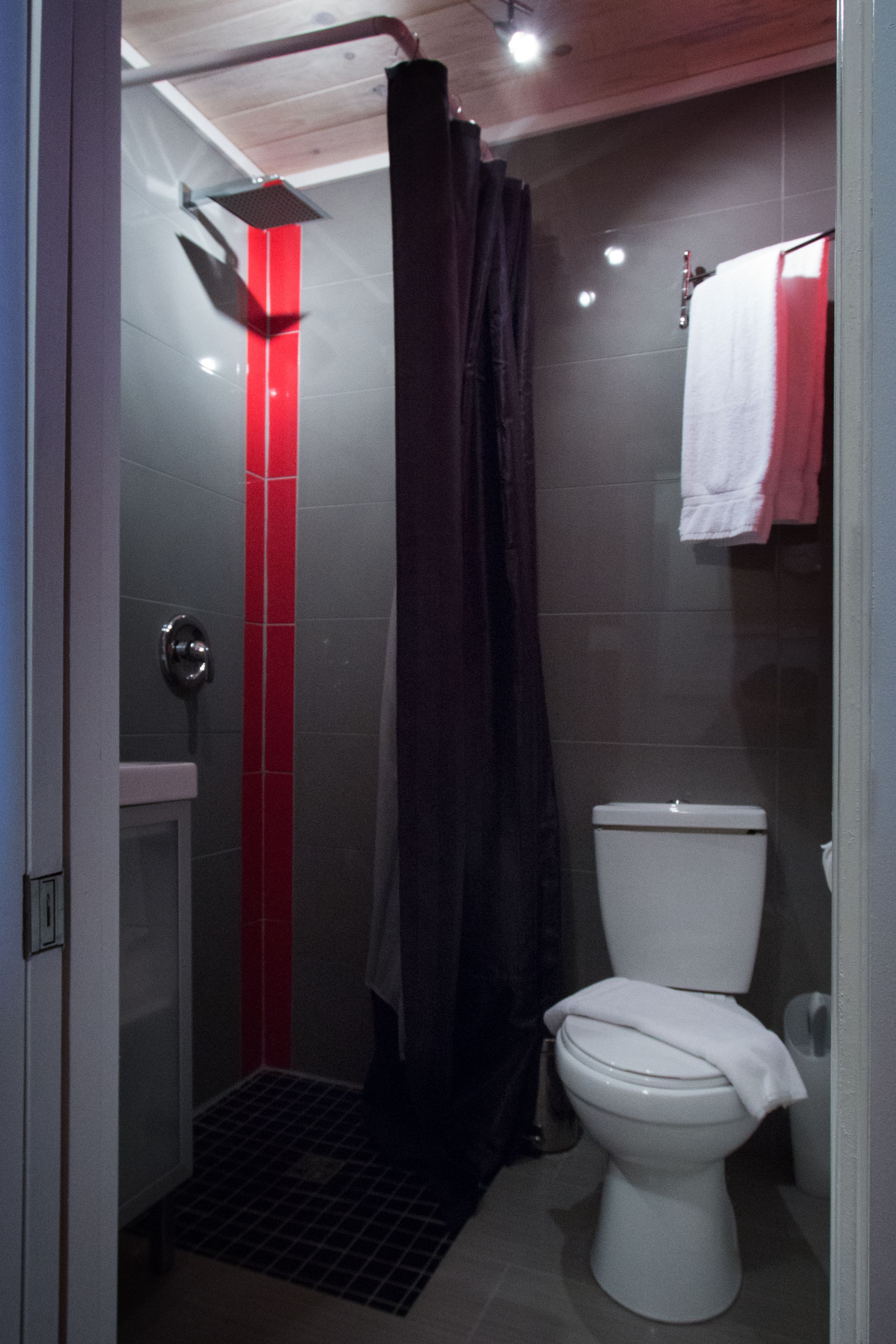 room, 1 queen bed, lake view | bathroom | free toiletries, hair dryer, towels, soap