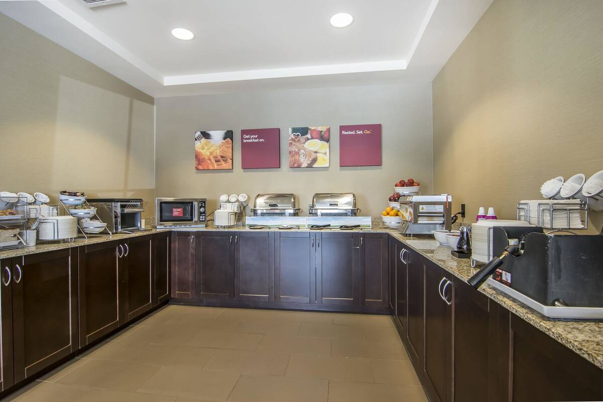 free daily continental breakfast