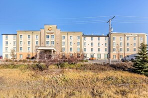 Exterior - Comfort Suites Regina (Regina)