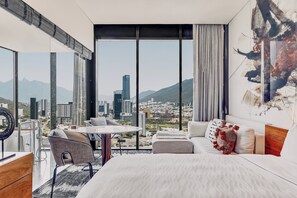 Habitación Deluxe, 1 cama de matrimonio grande | Vistas a la montaña
