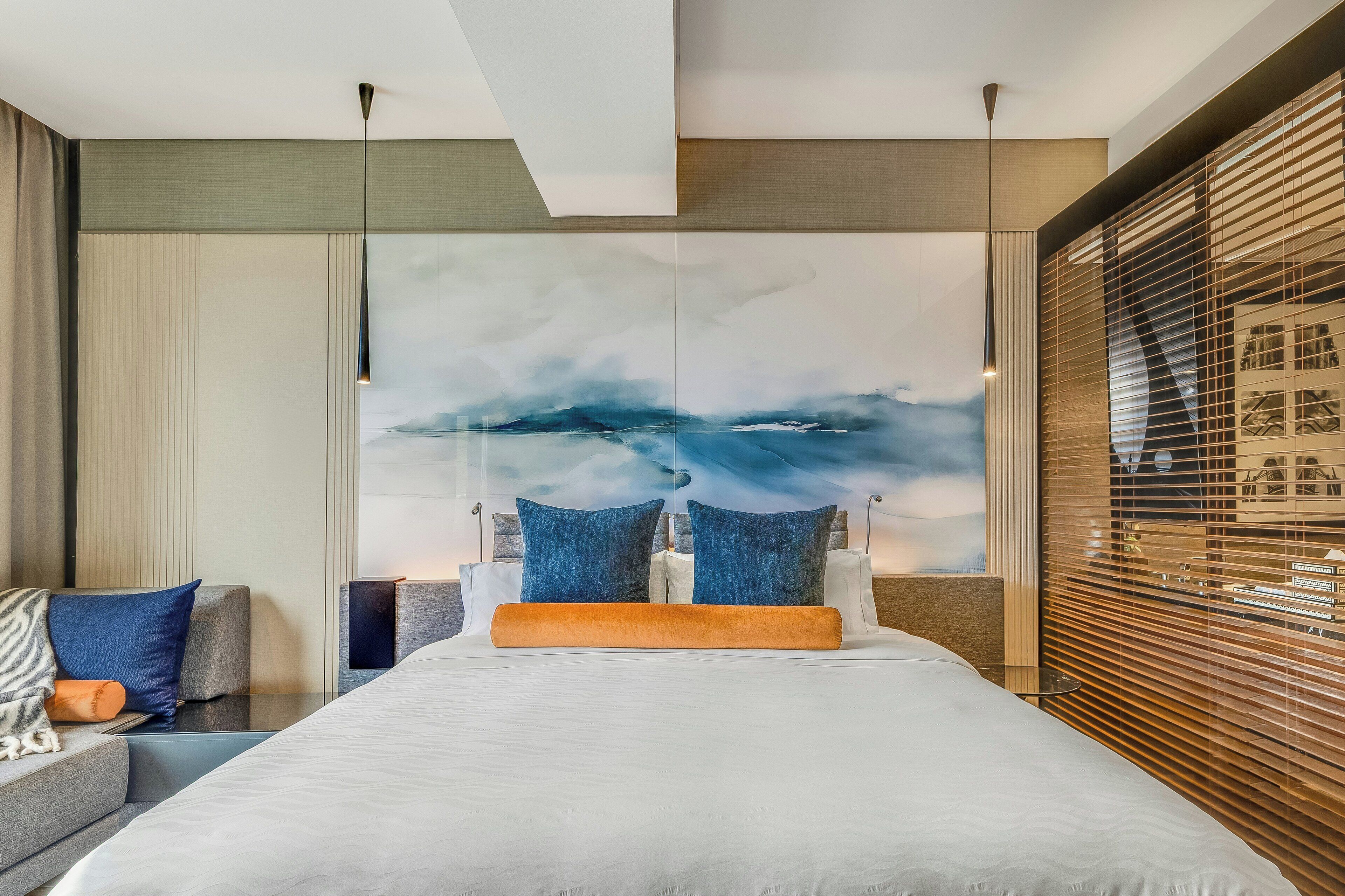 Deluxe Room, 1 King Bed, Mountain View