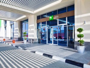 Property entrance - ibis Styles Dragon Mart Dubai (Dubai)