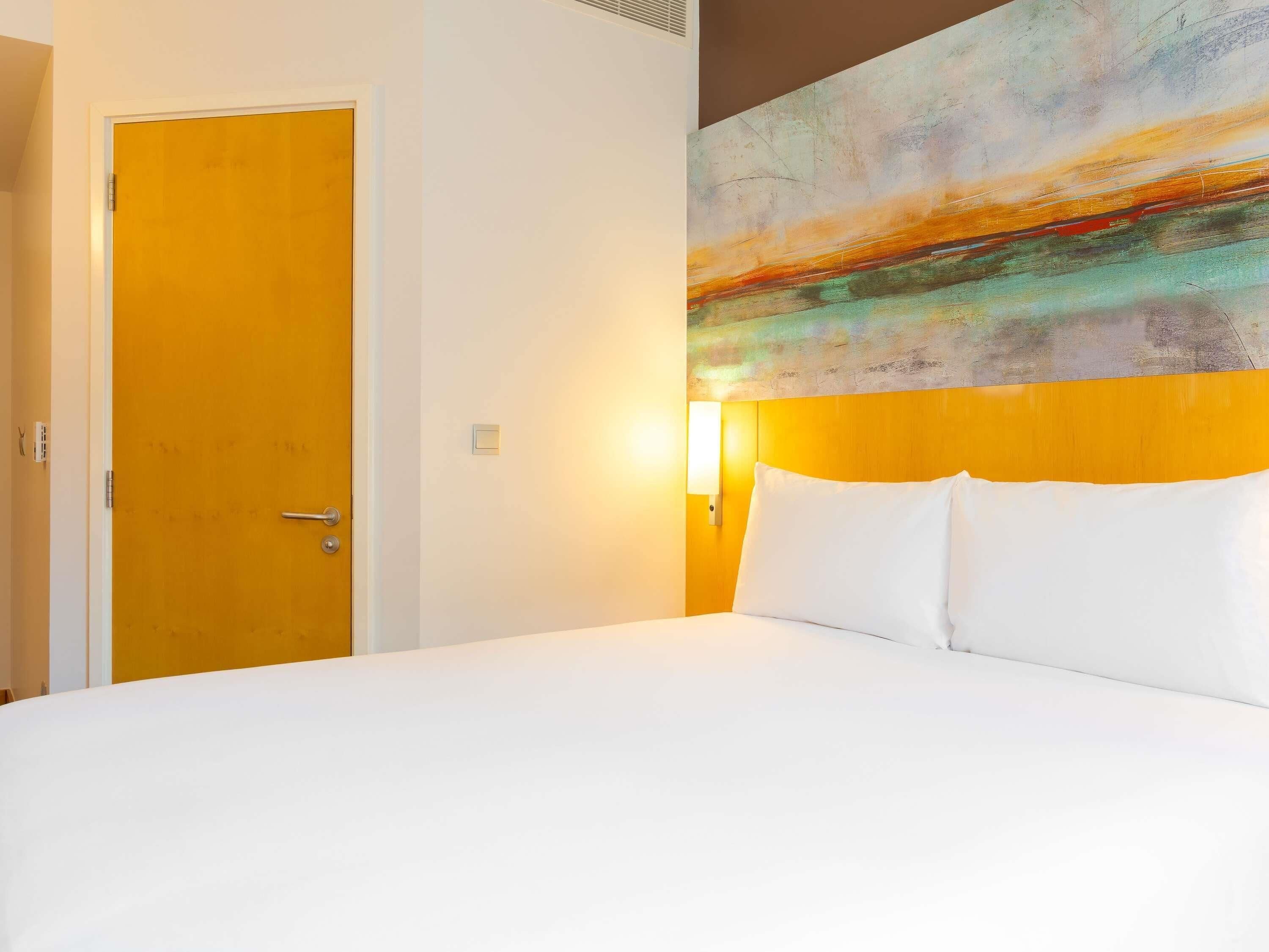 Minibar, coffre-fort, bureau