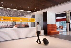 Reception - ibis One Central Hotel (Dubai)