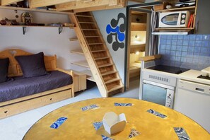 Family Apartment, 1 Bedroom, 2 Bathrooms, Ground Floor | Living area | Flat-screen TV, iPod dock - RisoulSki Constellation (Risoul)