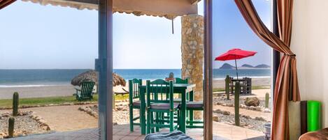 Comfort Suite, Oceanfront (Escondido) | Terrace/patio