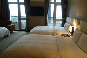 Desk, free WiFi - Rhine Inn (Keelung)
