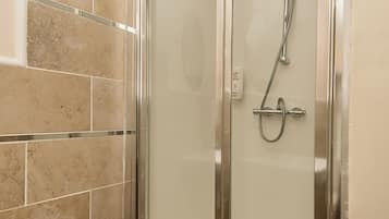 Deluxe Double Room, 1 Double Bed | Bathroom shower