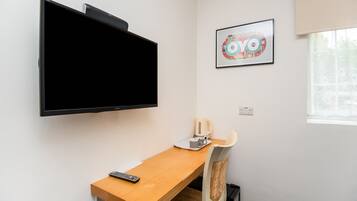 Deluxe Triple Room, 1 Double Bed with Sofa bed | Free WiFi, bed sheets