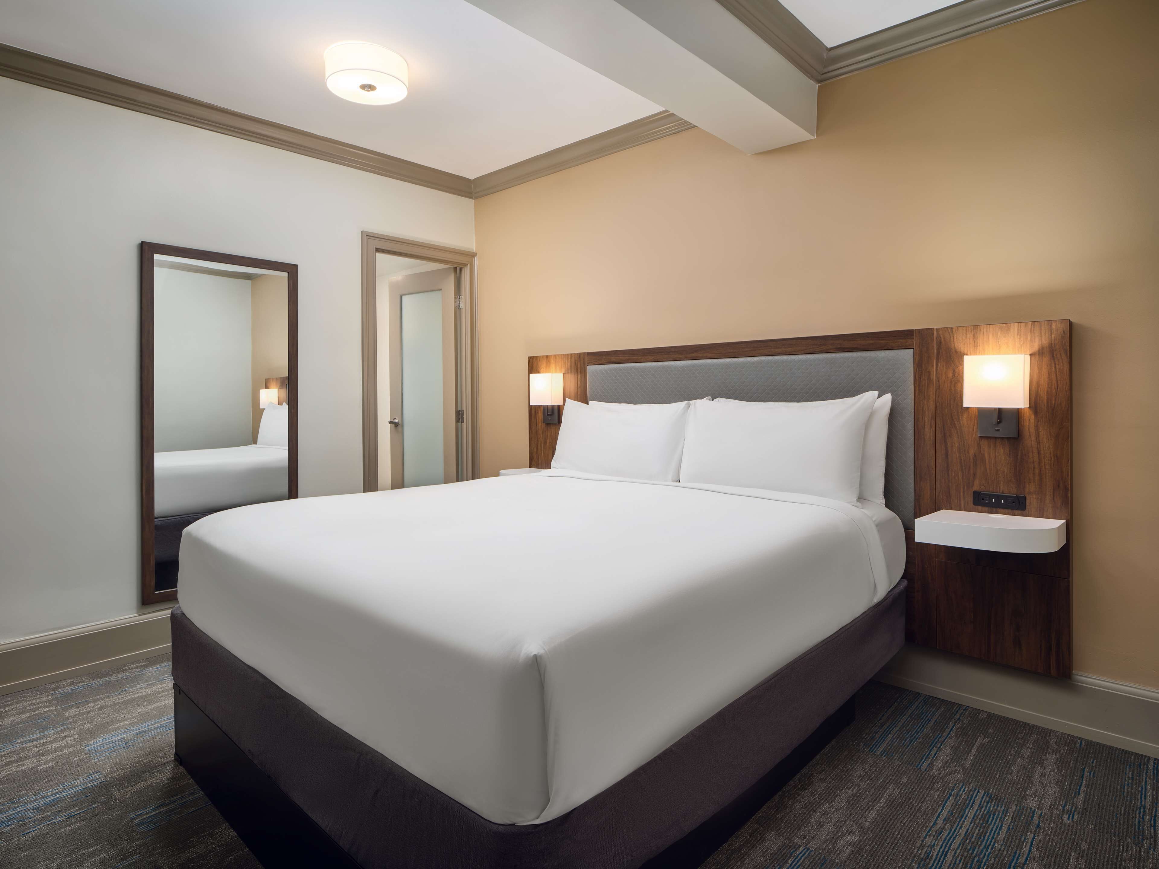 Photo - Hampton Inn & Suites New Orleans Canal St. French Quarter