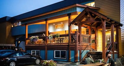 Raging Elk Adventure Lodging