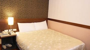 Double Room, Private Bathroom, City View | Desk, free WiFi