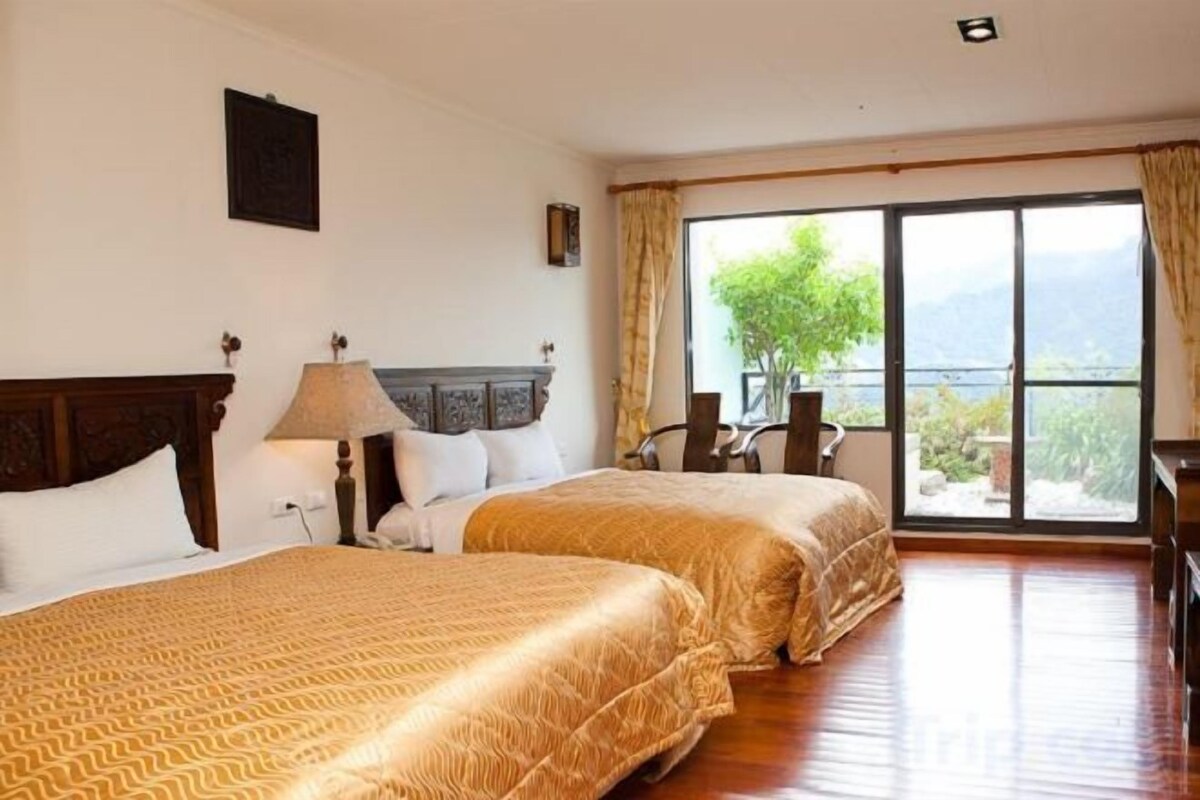 Desk, rollaway beds (surcharge), WiFi (free)