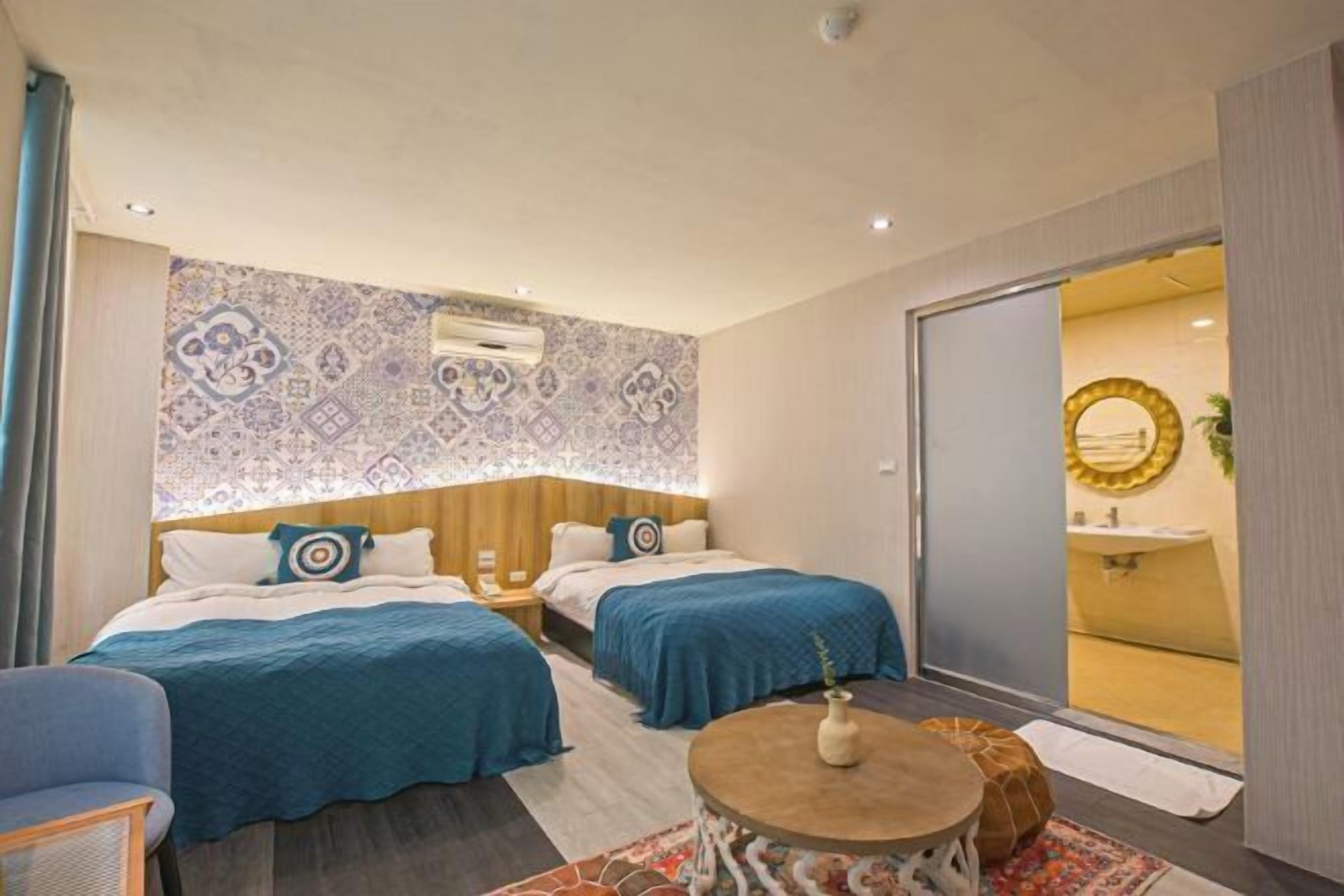 Desk, blackout drapes, soundproofing, free WiFi