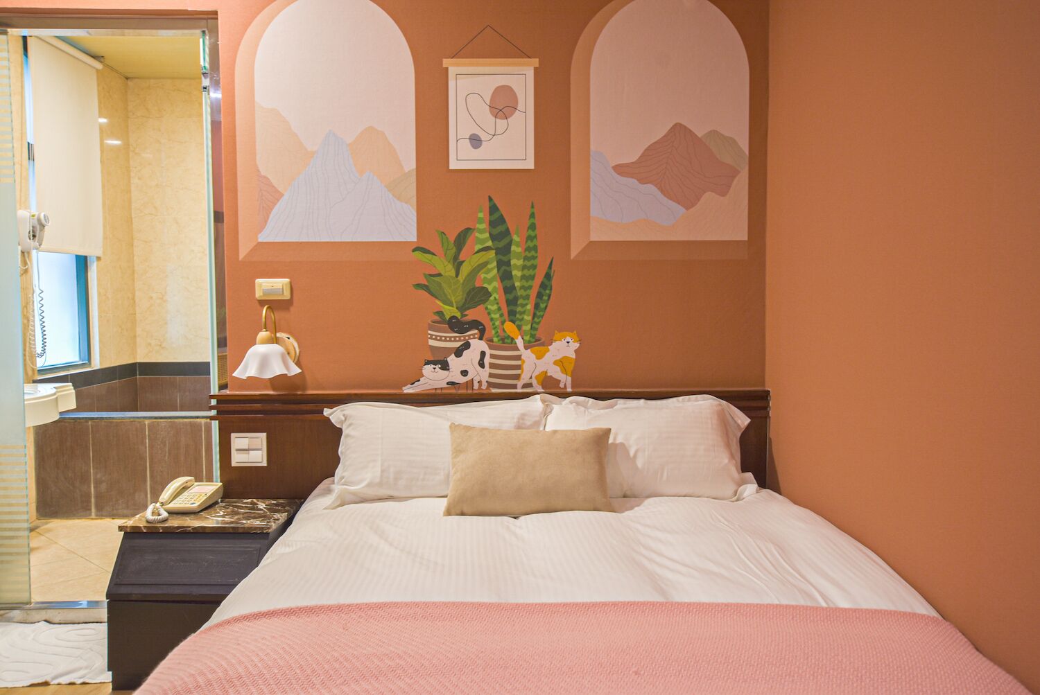 basic double room, first floor room | 1 bedroom, desk, blackout curtains, soundproofing