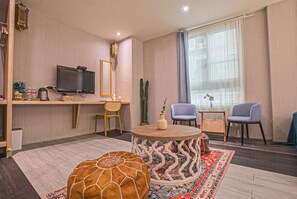 Family Quad | Desk, blackout drapes, soundproofing, free WiFi - Ashare Hotel (Jiaoxi)