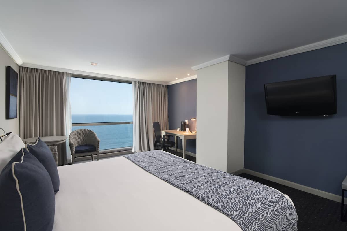 1 Schlafzimmer, hochwertige Bettwaren, Daunenbettdecken