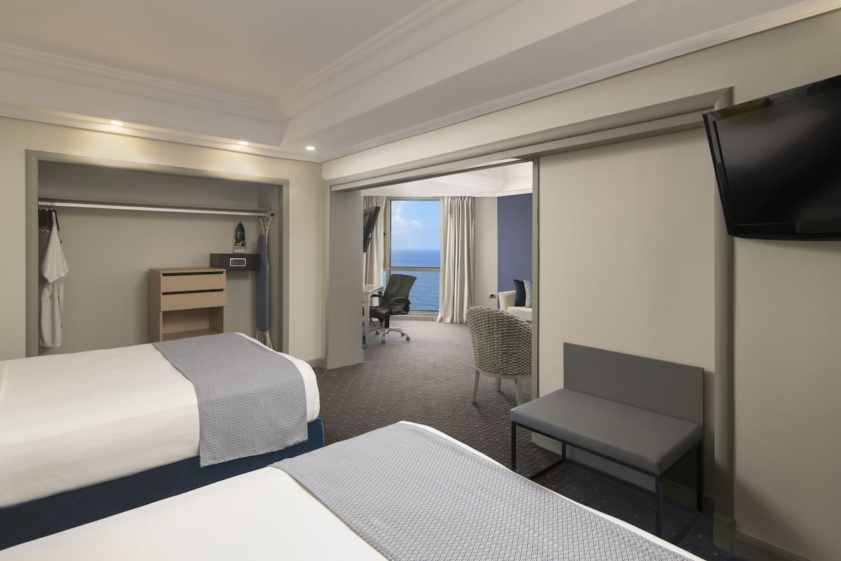 1 Schlafzimmer, hochwertige Bettwaren, Daunenbettdecken
