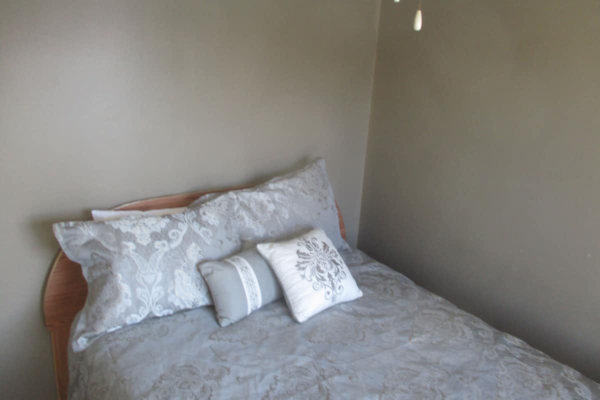 Deluxe Suite, 2 Bedrooms, Kitchenette, River View (Happy Days) | Wi-fi percuma, dihias secara berasingan 