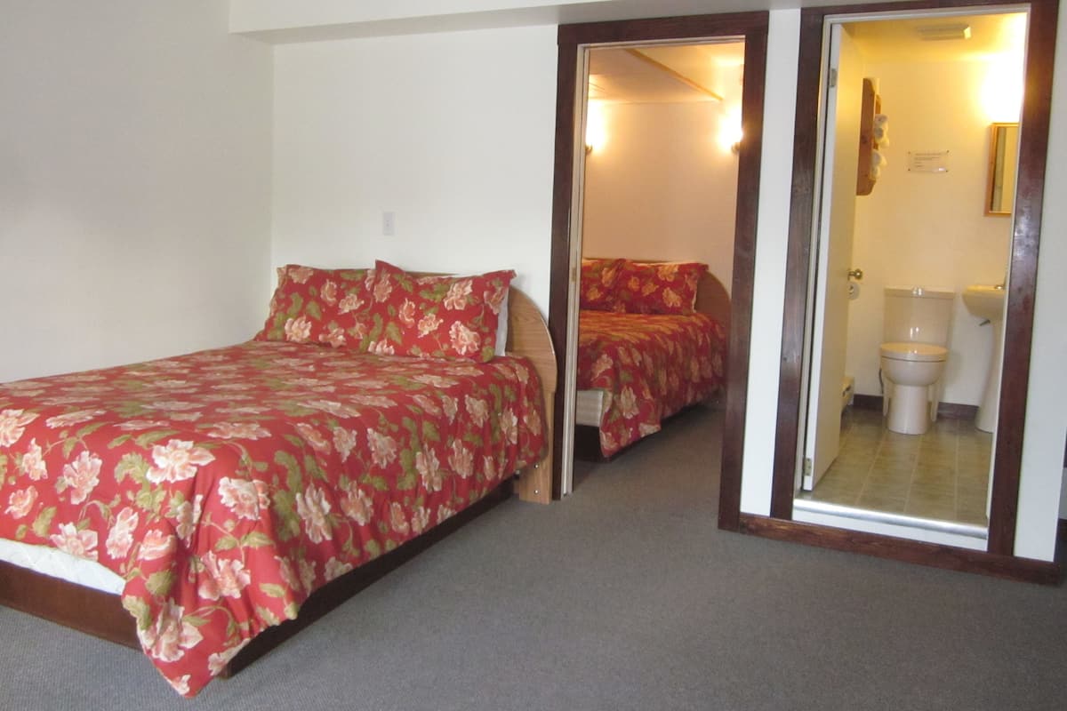 Standaard suite, koelkast en magnetron, uitzicht op rivier (Evergreen) | 1 slaapkamer, individueel gedecoreerd, individueel gemeubileerd