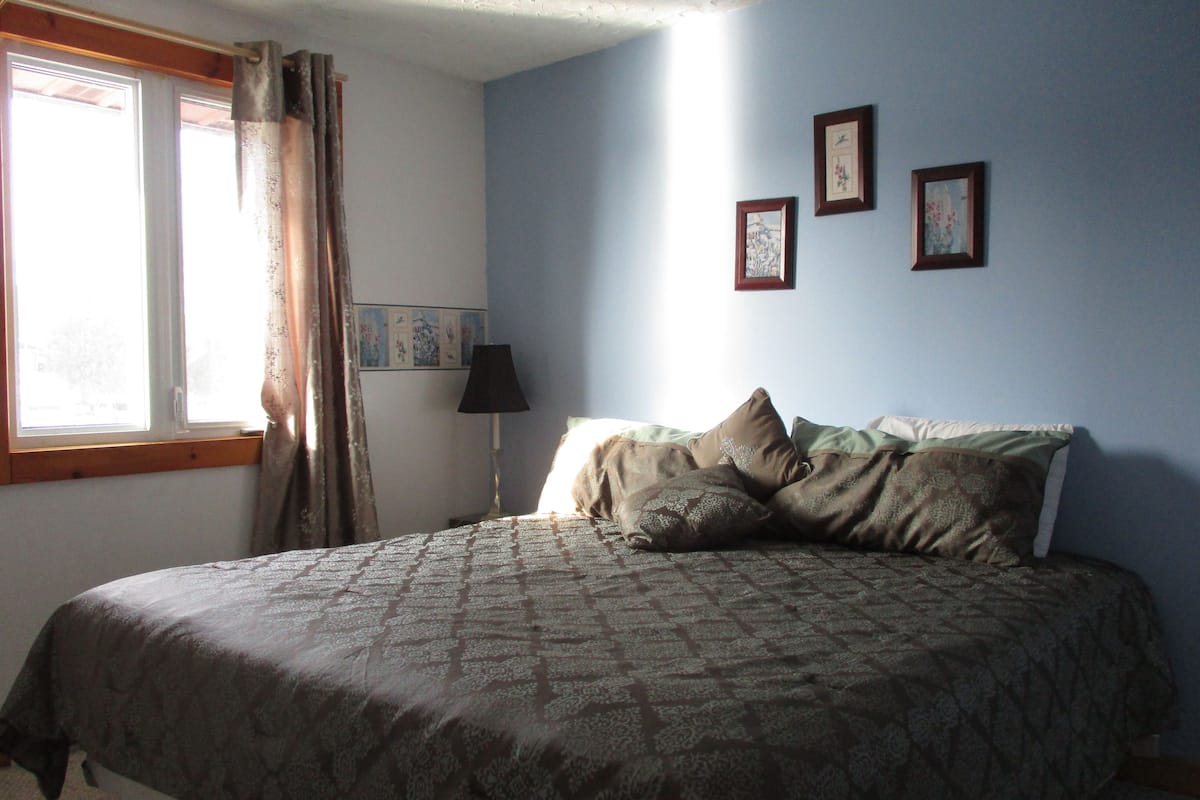 Family Suite, 3 Bedrooms, Kitchenette, River View (Lodge) | Wi-fi percuma, dihias secara berasingan 