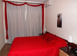 Camera con letto matrimoniale o 2 letti singoli | Una cassaforte in camera, culle/letti per bambini (gratuiti)
