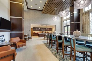 Free daily buffet breakfast - Hampton Inn & Suites Rome (Rome)