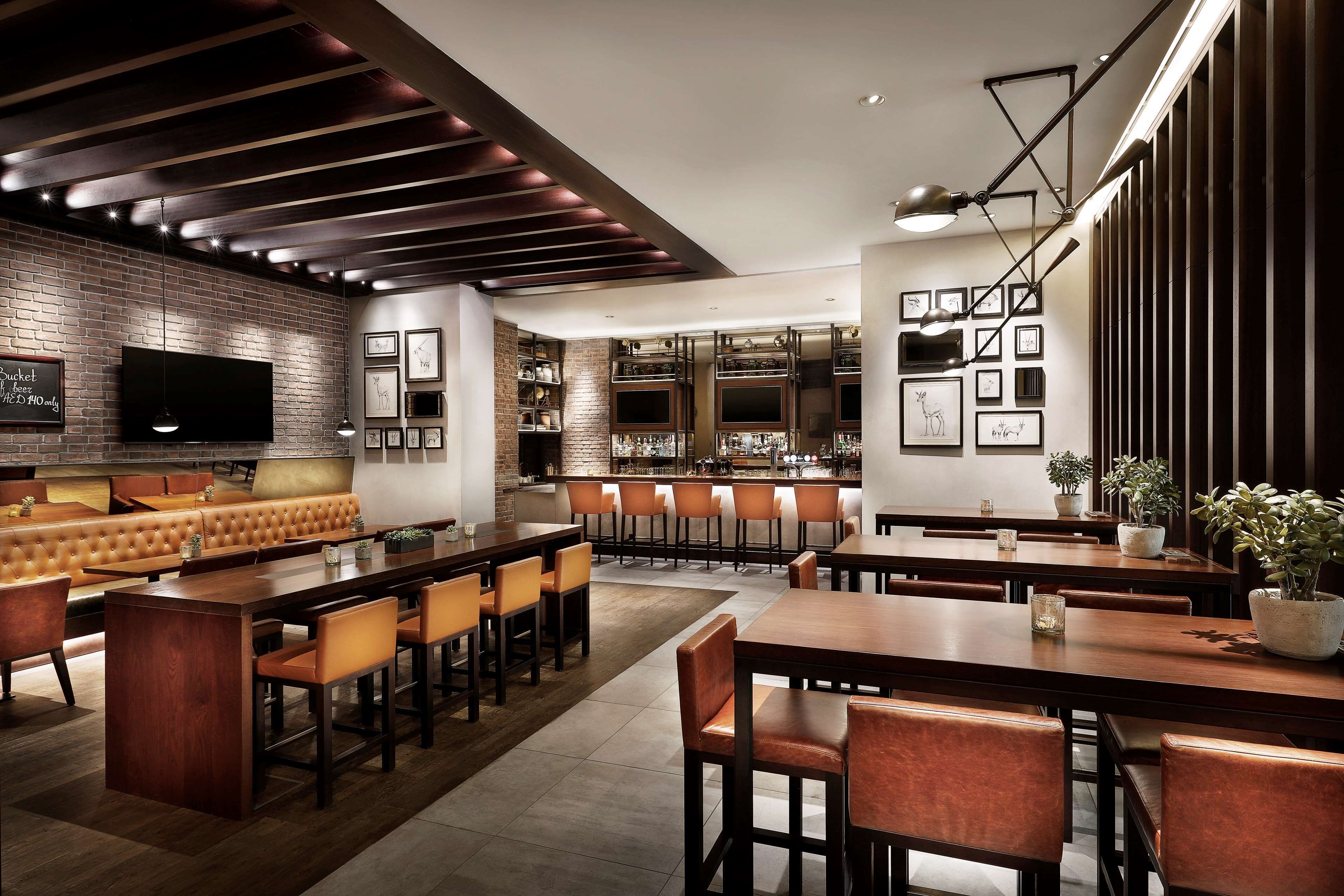 breakfast, lunch, dinner served; international cuisine