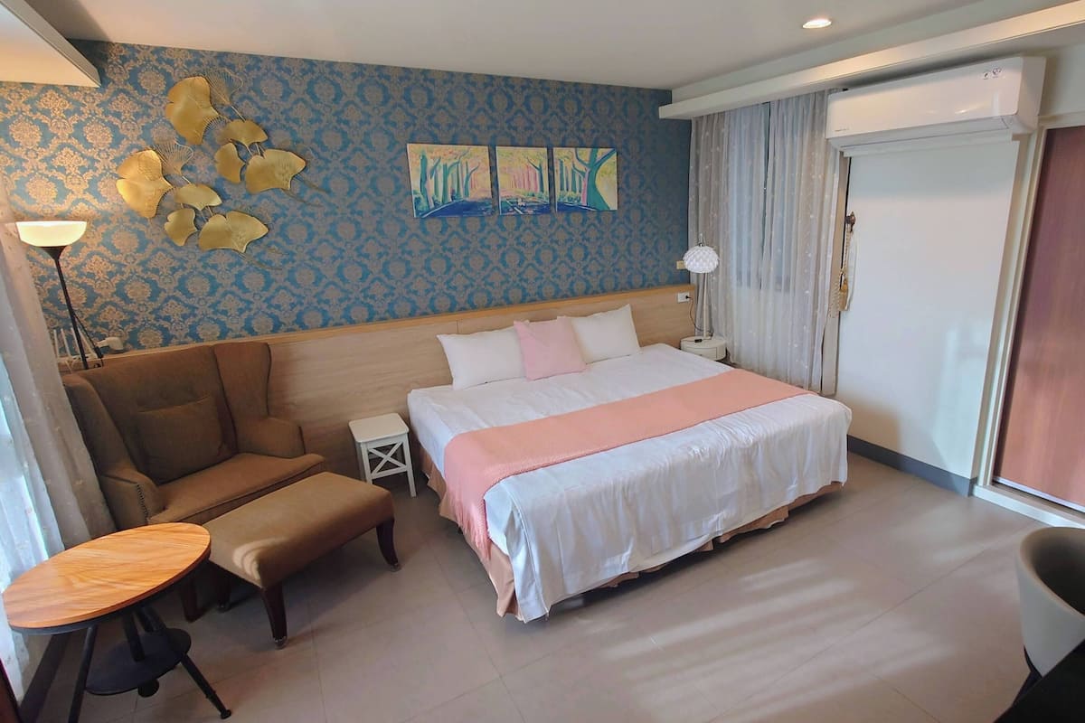 Classic Double Room, 1 King Bed | Room amenity