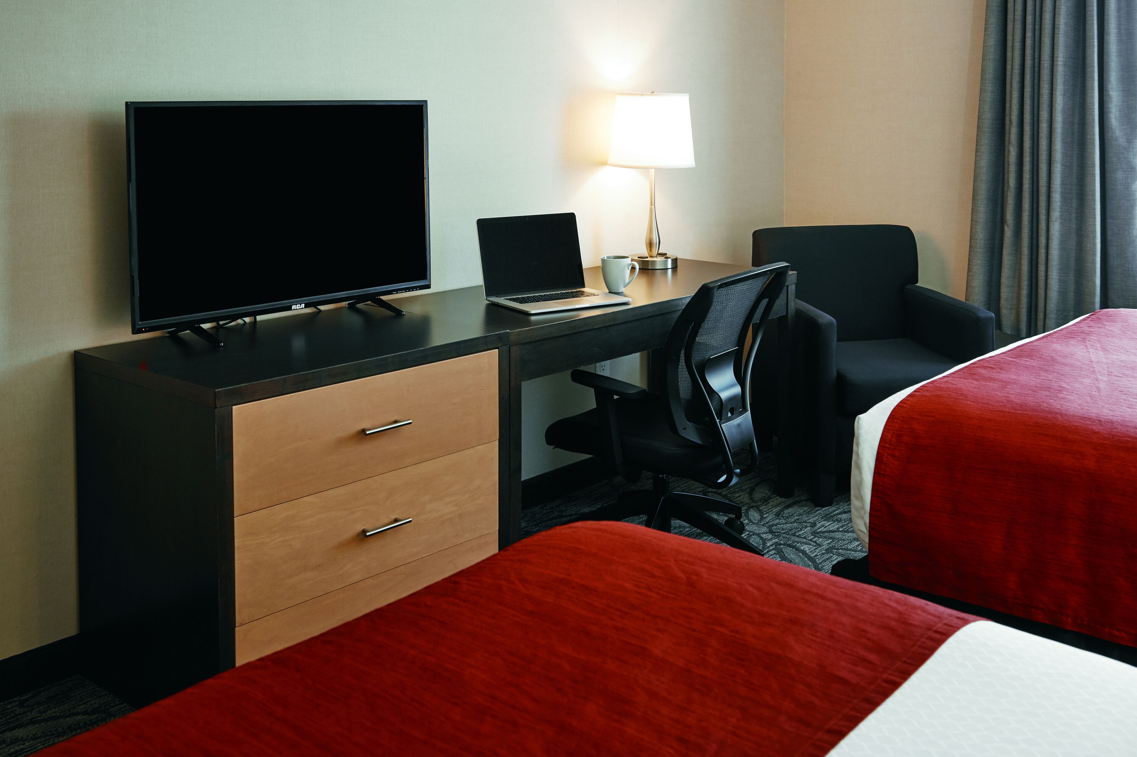 standard room, 2 queen beds, non smoking | hypo-allergenic bedding, desk, iron/ironing board, free wifi