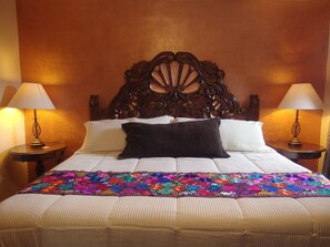 Superior Single Room, Balcony | Free WiFi - Casa de las Conservas Bed and Breakfast (San Miguel de Allende)