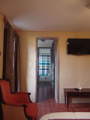 Superior Single Room, Balcony | Bathroom - Casa de las Conservas Bed and Breakfast (San Miguel de Allende)