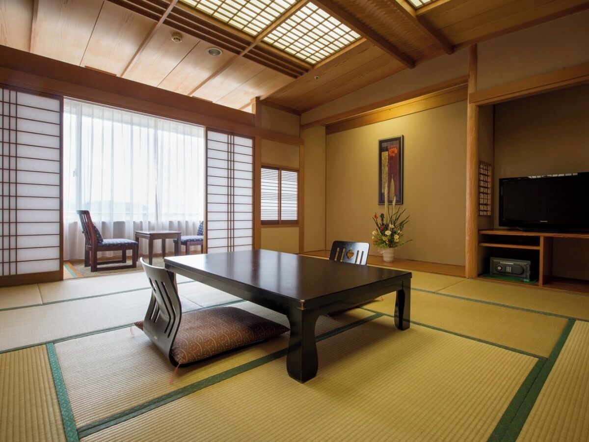 セーフティボックス (室内)、WiFi (無料)、ベッドシー ツ