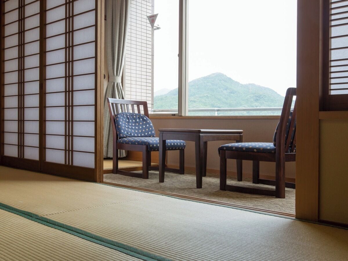 In-room safe, free WiFi, bed sheets