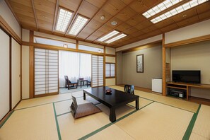 Japanese Room Non Smoking | In-room safe, free WiFi, bed sheets