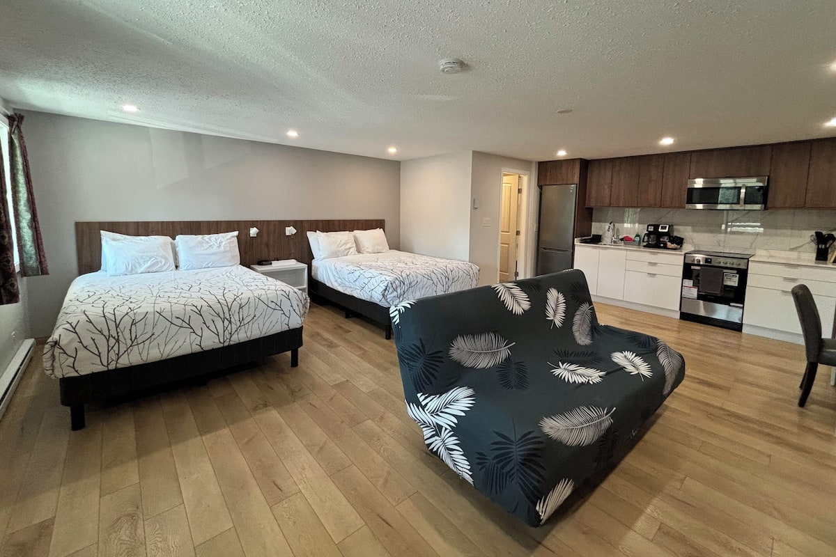 Deluxe Room, 2 Queen Beds, Kitchen (A) | 1 bedroom, memory-foam beds, desk, blackout curtains