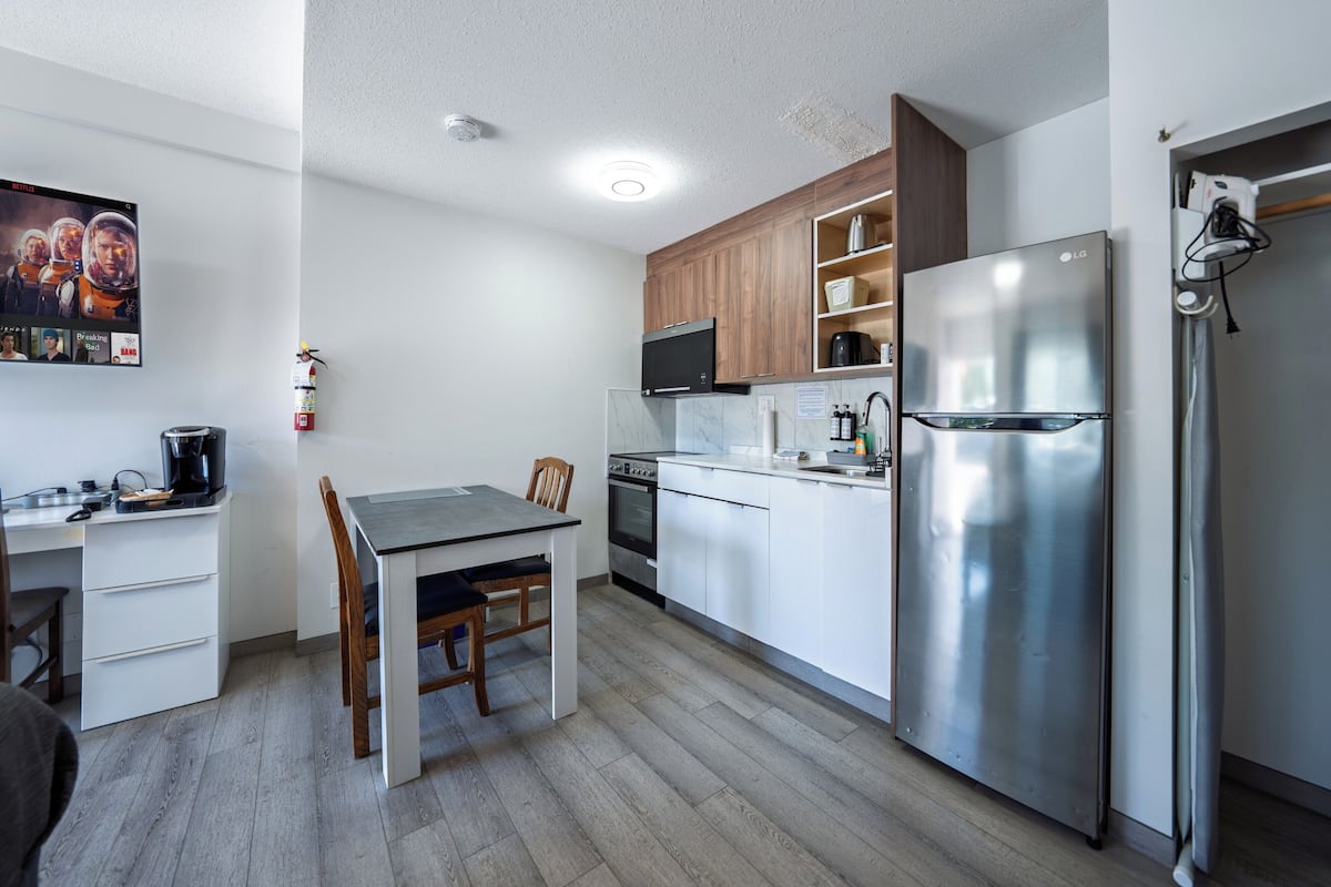 Superior Suite, 1 Bedroom, Kitchen | Private kitchen