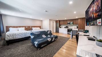 Deluxe Room, 2 Queen Beds, Kitchen (A)