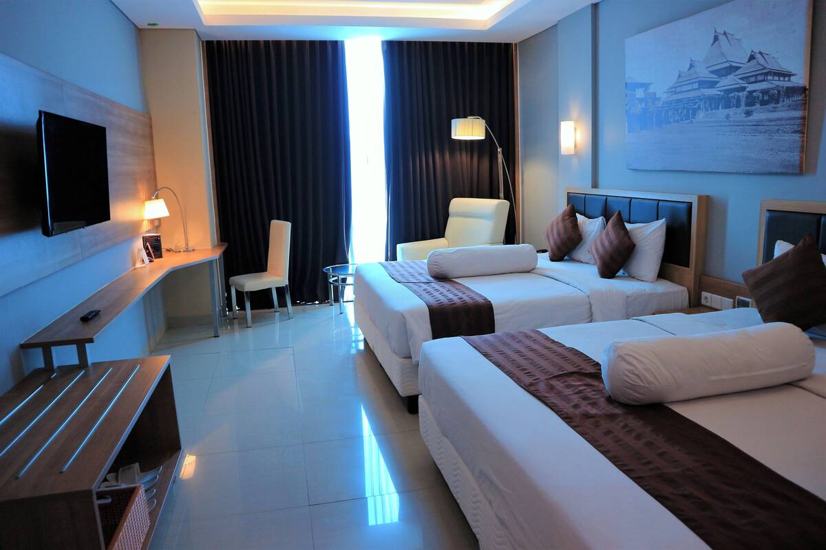 In-room safe, desk, free WiFi, bed sheets
