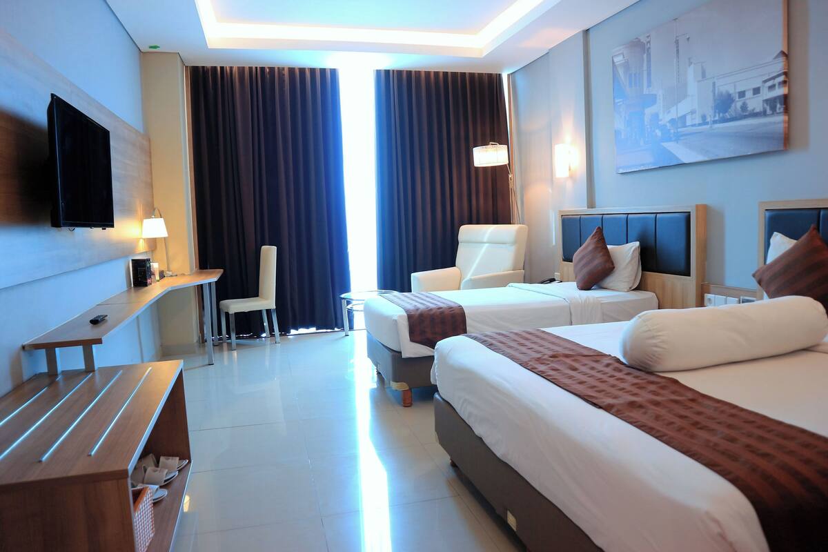 In-room safe, desk, free WiFi, bed sheets