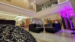 Lobby - Pasar Baru Square Hotel Bandung Powered by Archipelago (Bandung)