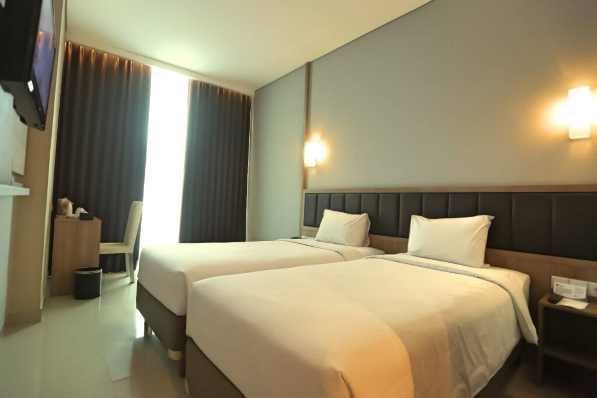 In-room safe, desk, free WiFi, bed sheets