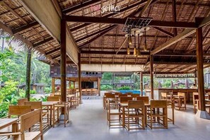 Breakfast, lunch and dinner served - Jungle Koh Kood Resort (Ko Kood)