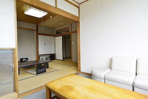Japanese Style Room with Private Bathroom | Free WiFi, bed sheets - Alpine Route Hotel (Omachi)