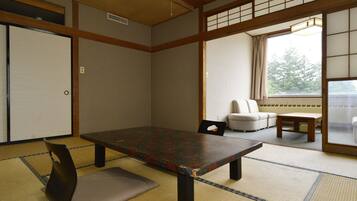 Japanese Style Room with Private Bathroom | Free WiFi, bed sheets