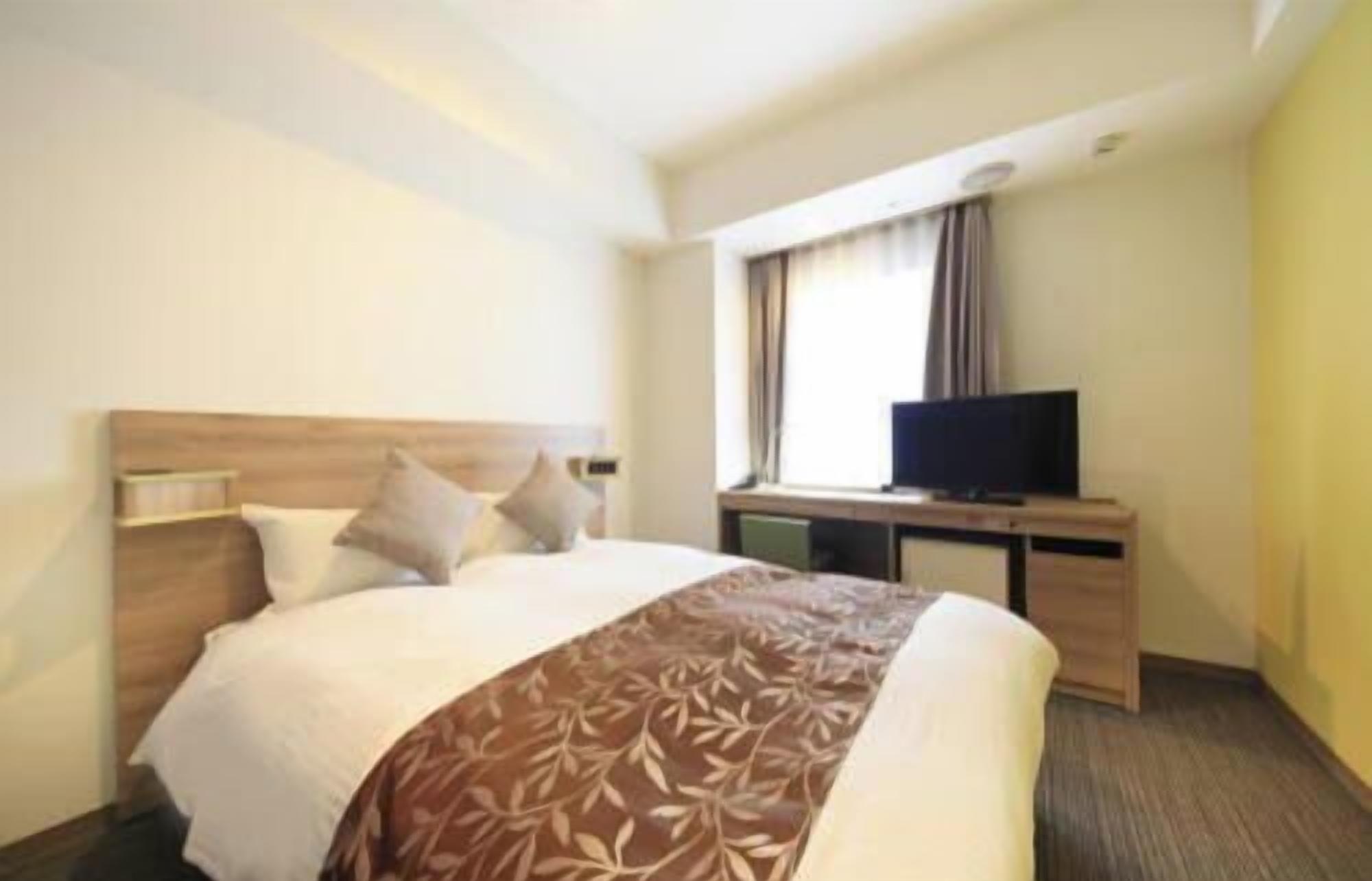 Desk, blackout curtains, iron/ironing board, free WiFi