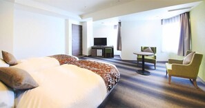 Habitación Deluxe con 2 camas individuales, para no fumadores | Escritorio, cortinas blackout y tabla de planchar con plancha 