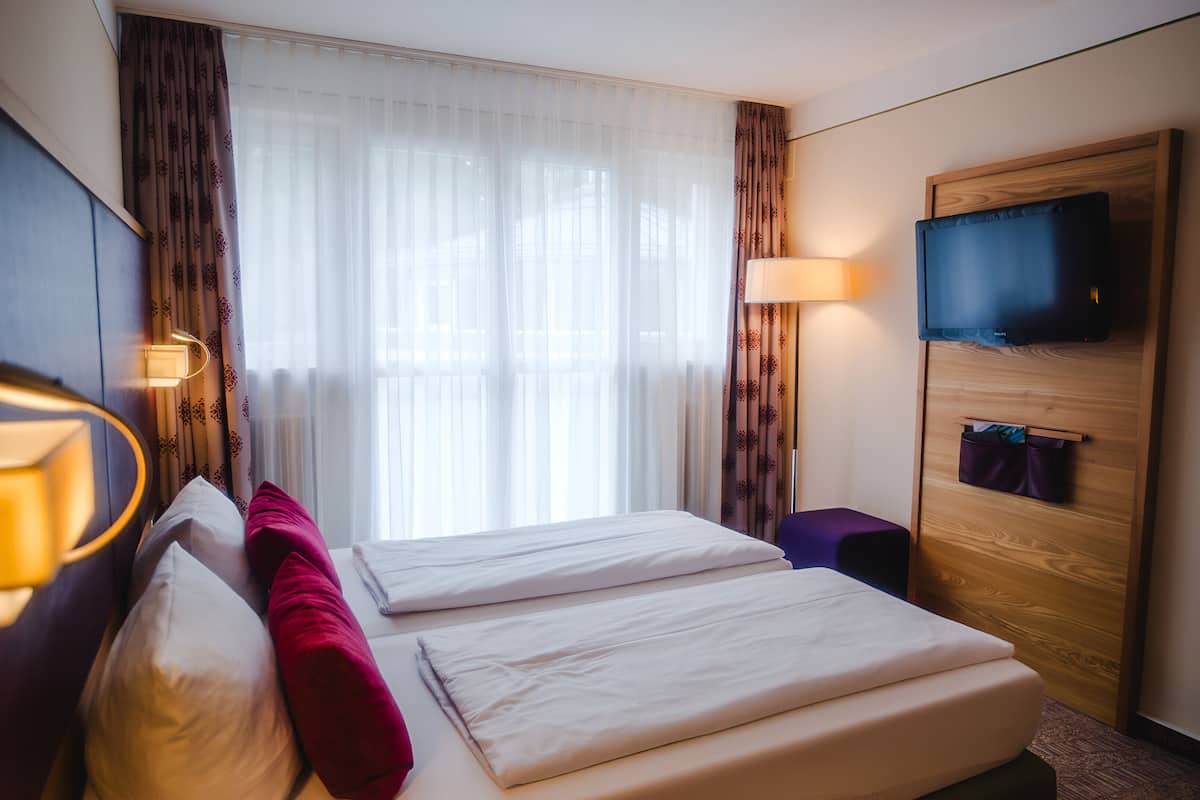 1 bedroom, hypo-allergenic bedding, in-room safe, desk